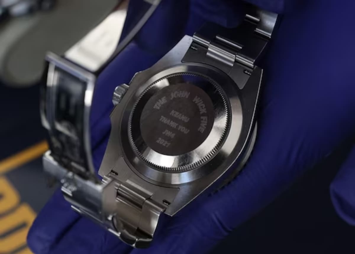 La Policía de Investigación de Chile exhibió el exclusivo reloj que lleva un grabado especial de la película 'John Wick: Capítulo 4'. | Foto: X/PDIChile