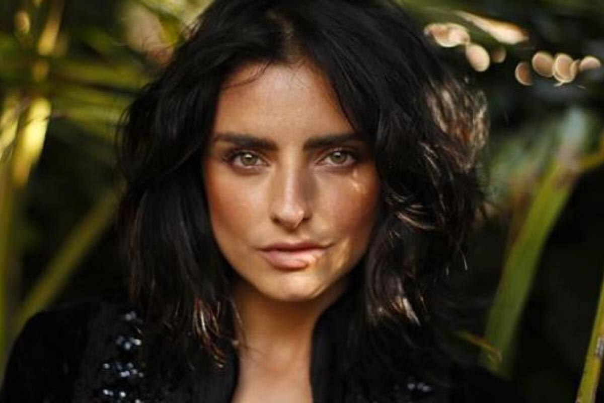 Aislinn Derbez defiende a su papá sale tras ser acusado de difundir noticias falsas