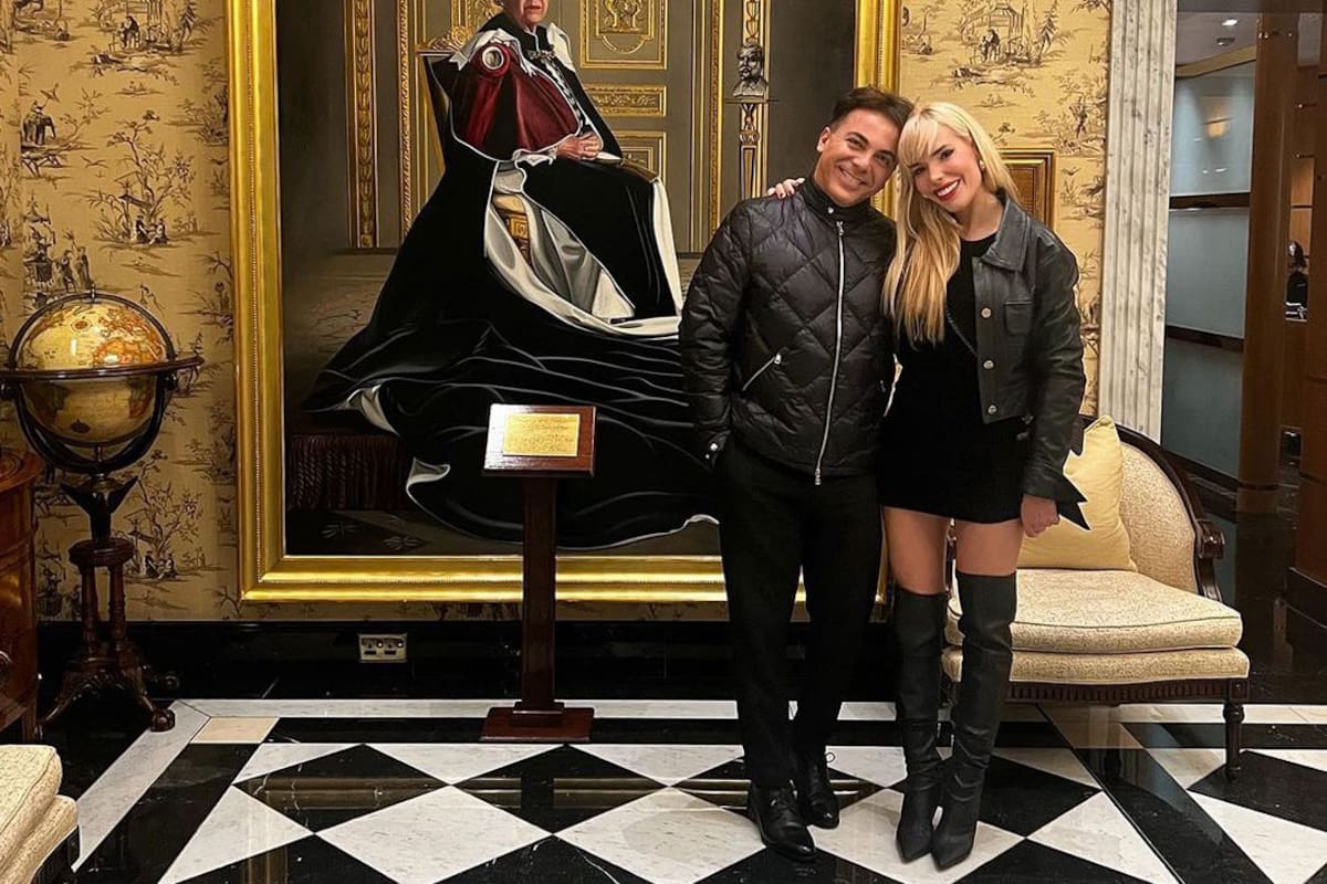 Cristian Castro dedica canción en concierto a su novia Ingrid Wagner