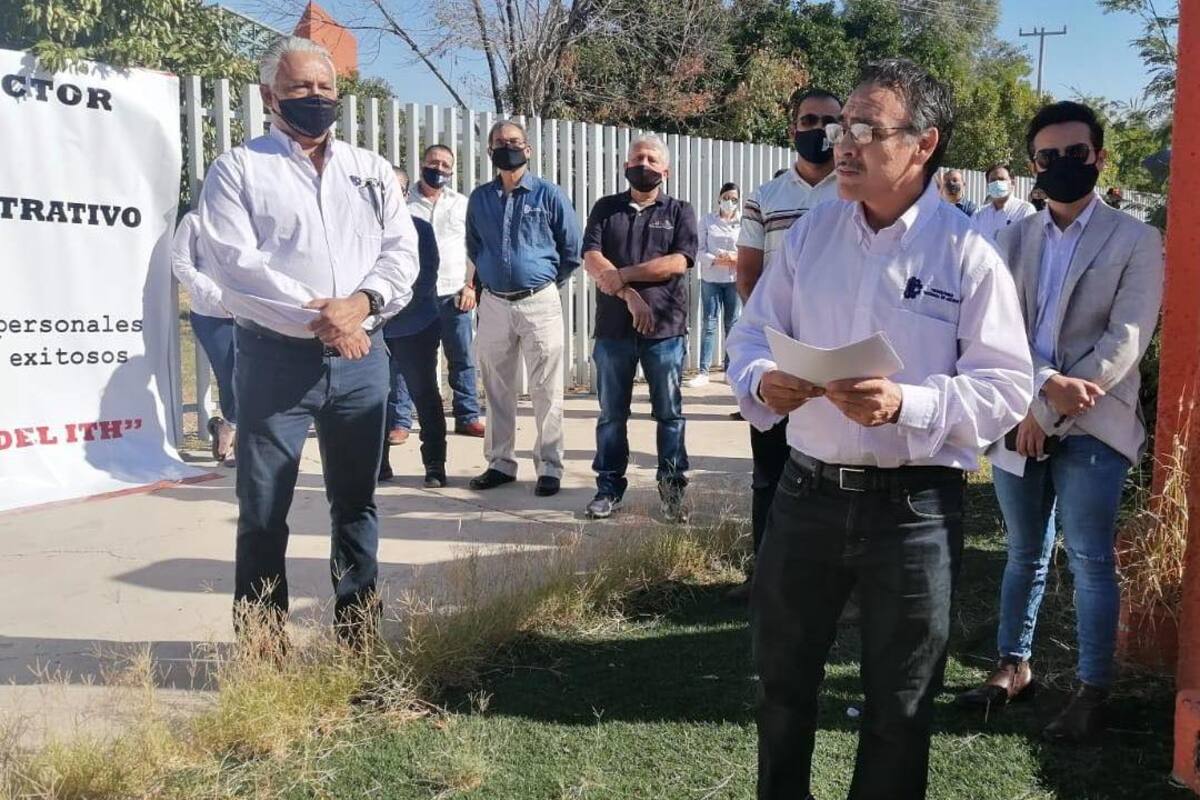 Exigen trabajadores y maestros del ITH restitución de Gerardo Ochoa Salcido como director del plantel