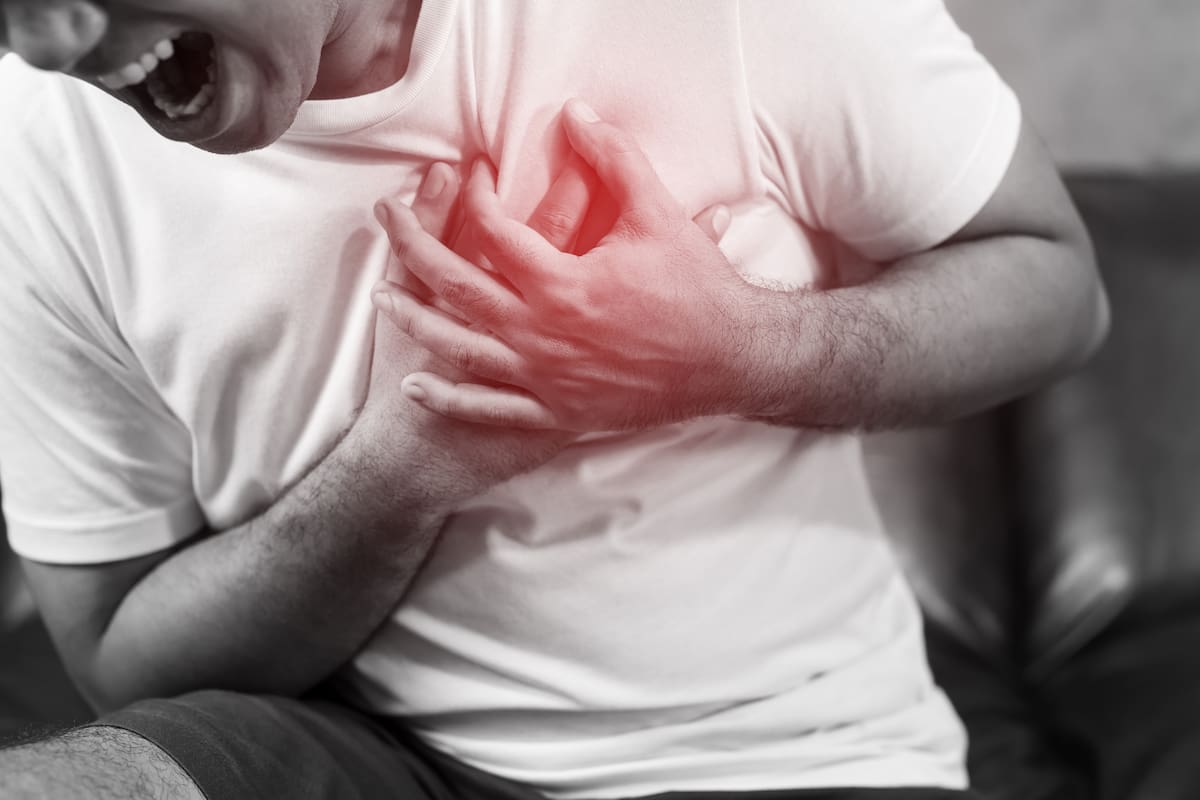 Dolor de pecho sin lesiones visibles: un síntoma que no debe ignorarse
