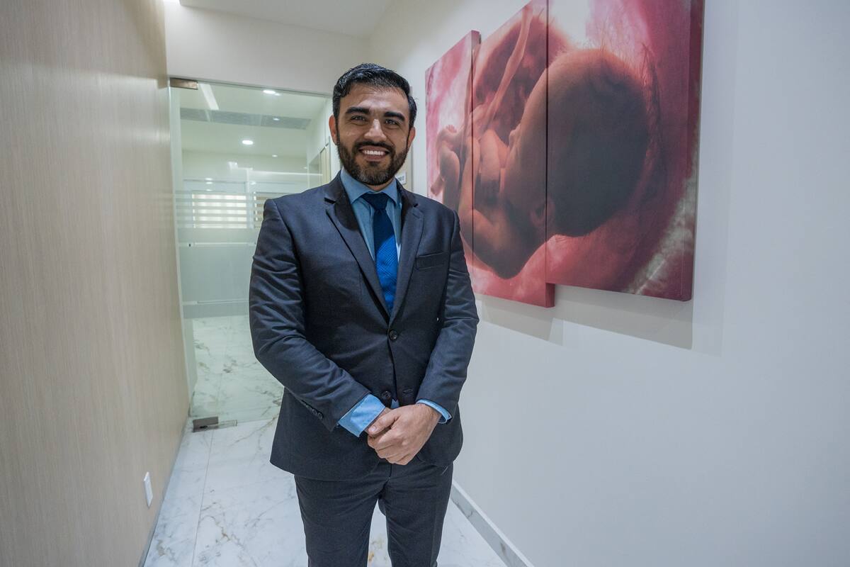 La clínica cuenta con tecnología avanzada y un equipo de trabajo bilingüe altamente capacitado.