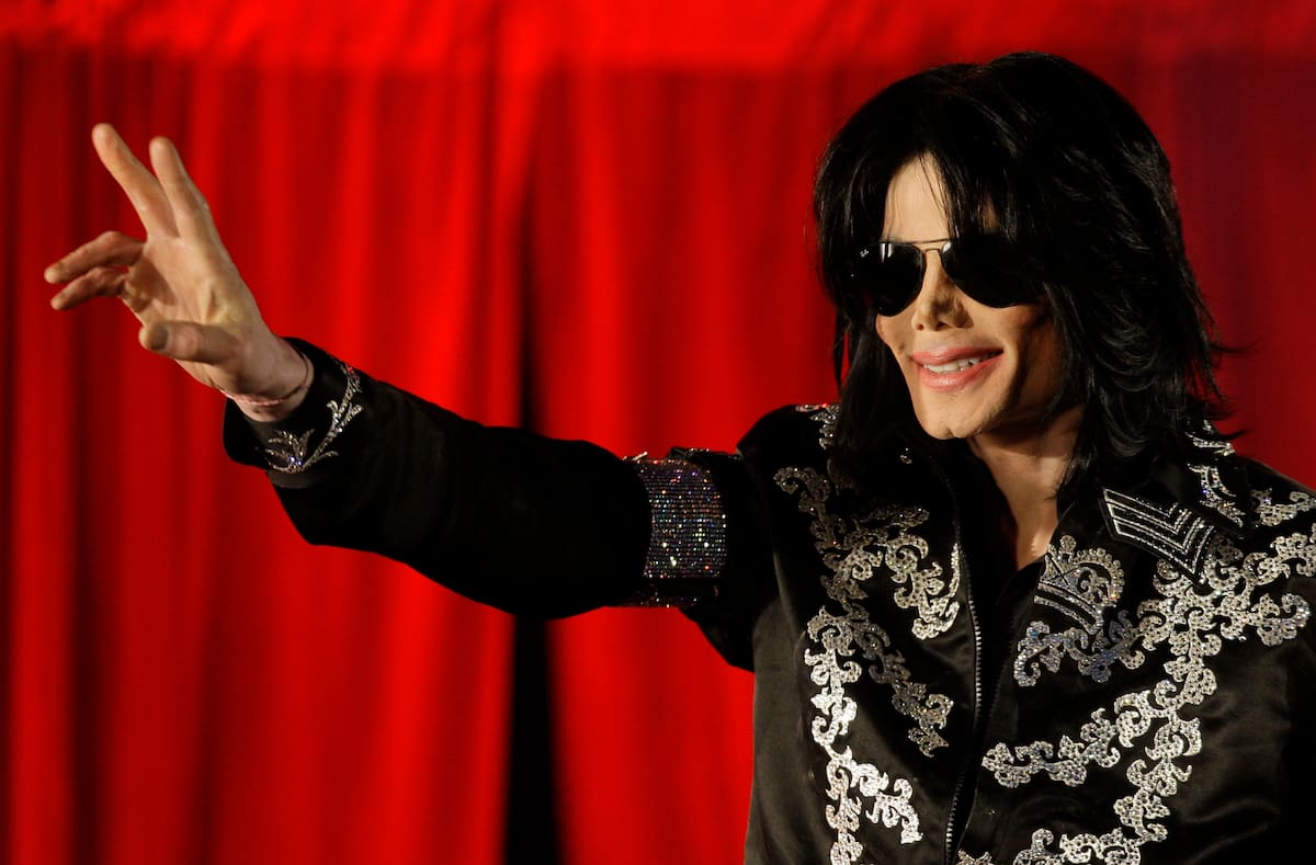 En esta foto del 5 de marzo del 2009, Michael Jackson anuncia una serie de conciertos en el London O2 Arena, en Londres. El martes 25 de junio del 2019 se conmemora el 10mo aniversario del deceso del superastro. (AP Foto/Joel Ryan, Archivo)
