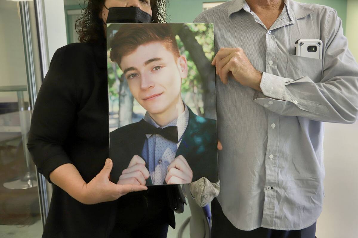 Detiene FGE a dos por el asesinato de ‘Kike Cosplay’