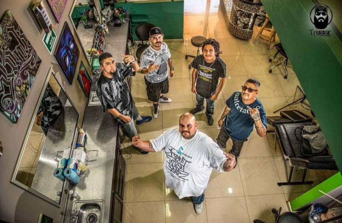 Actualmente es dueño de un local de tatuajes en la Avenida Revolución