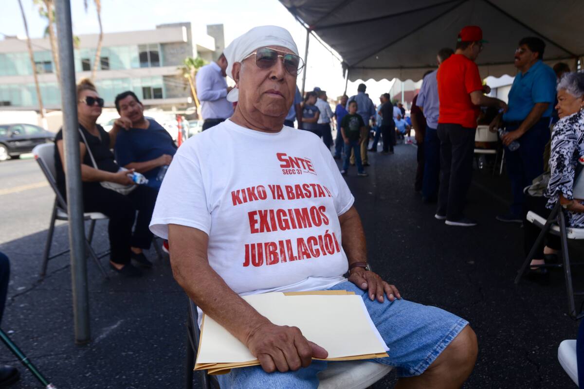 Manifestación de docentes por falta de pago de pensiones