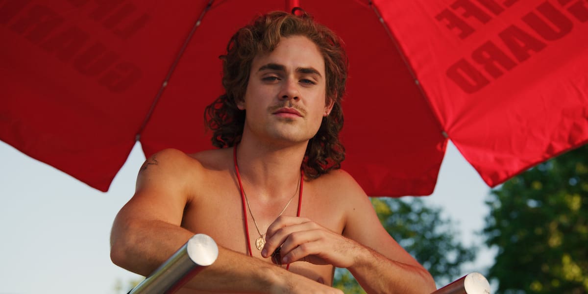 Dacre Montgomery interpreta a Billy en Stranger Things.