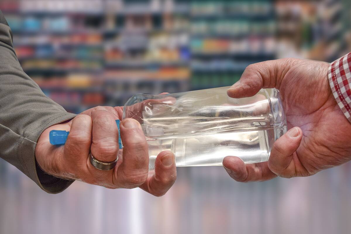 Profeco inmoviliza gel antibacterial y cubrebocas sin etiquetar en CDMX