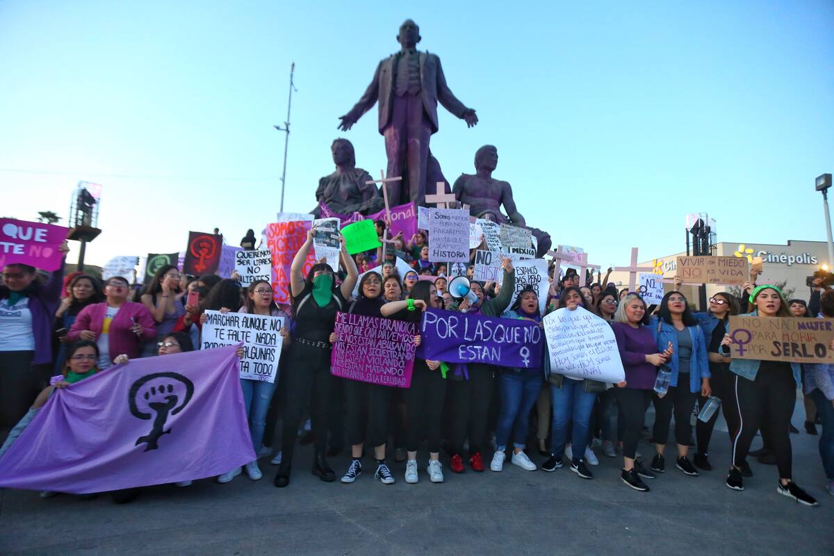 Marchan contra la violencia hacia la mujer en Mexicali