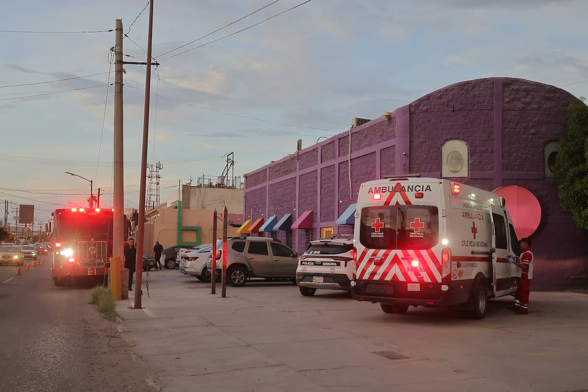 Juego brusco en alberca termina en ahogamiento de adolescente en colonia Villa Satélite en Hermosillo