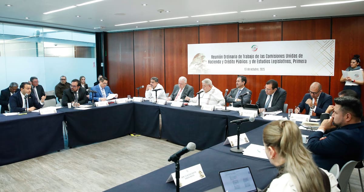 El titular de Aduanas explicó que el combate a las redes de corrupción ha sido posible gracias al apoyo de la Secretaría de Marina, que actualmente resguarda las principales aduanas del país.