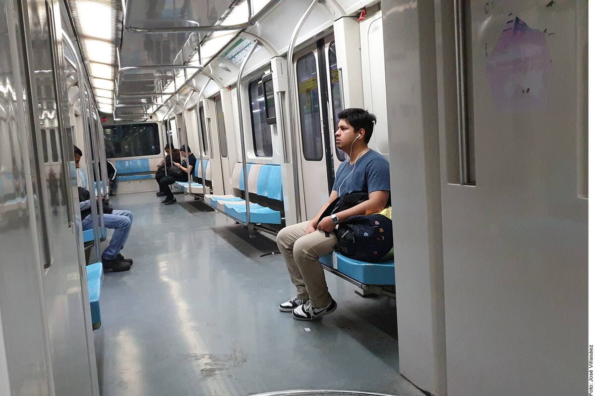"Vagoneros" cambian ventas por limpieza del Metro ante coronavirus