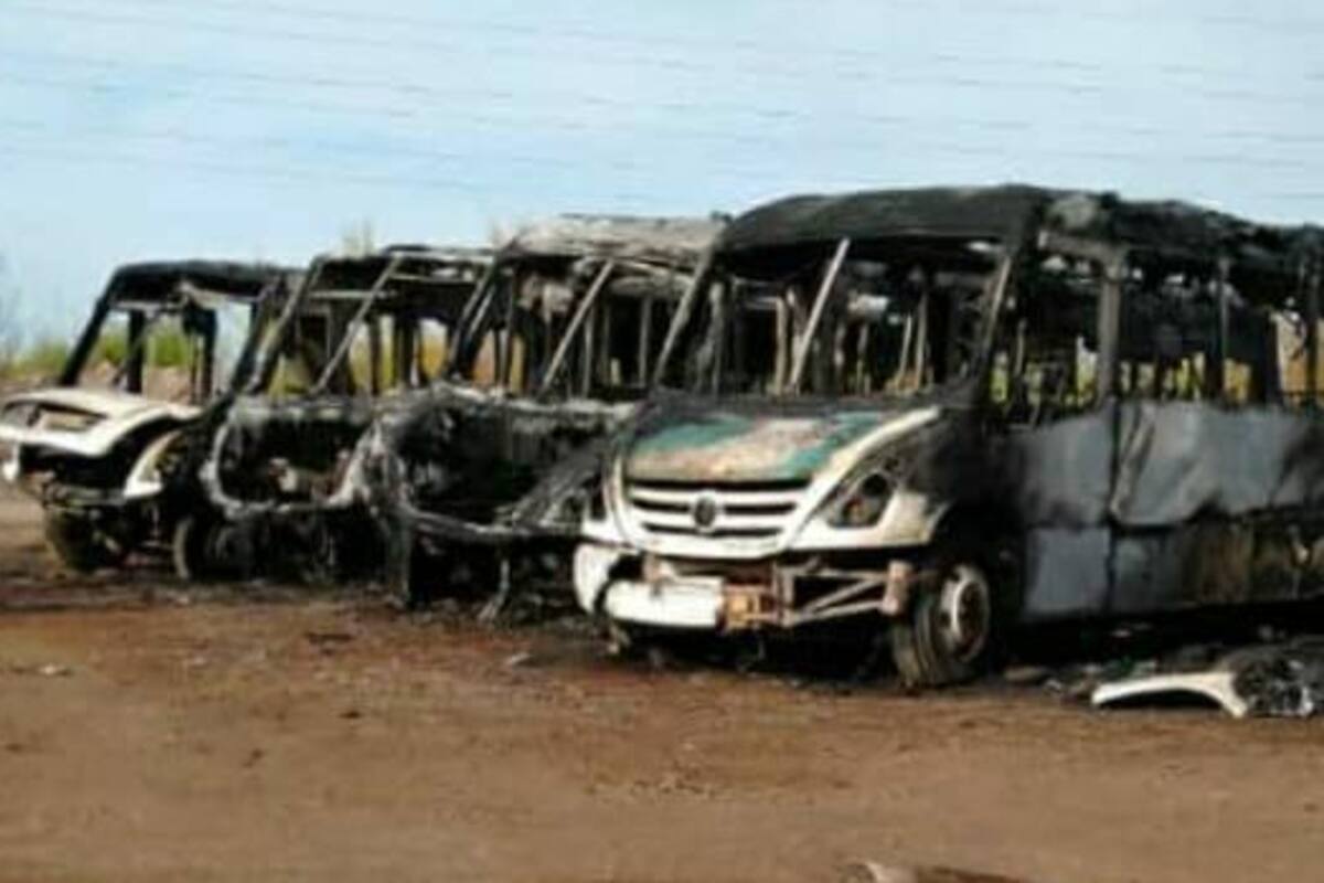 Incendian 4 camiones de transporte urbano en Ciudad Obregón