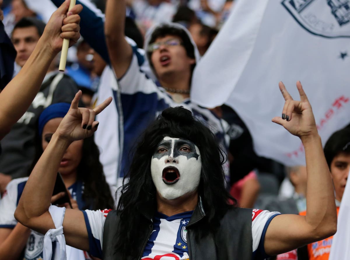 Foto de archivo de aficionados de Pachuca durante un partido del torneo mexicano. Estadio Hidalgo, Pachuca, México. 18 de mayo de 2014.
REUTERS/Henry Romero