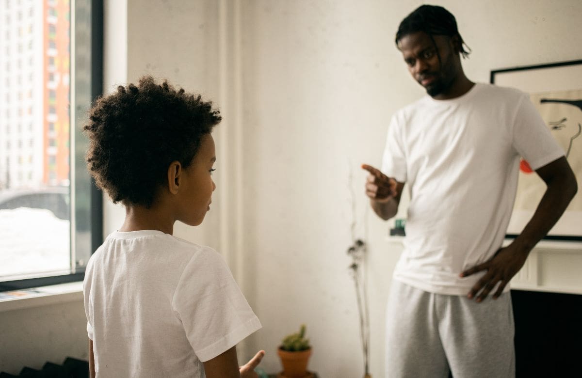 Psicólogos explican qué hacer cuando un niño pega | Foto: Especial (canva)