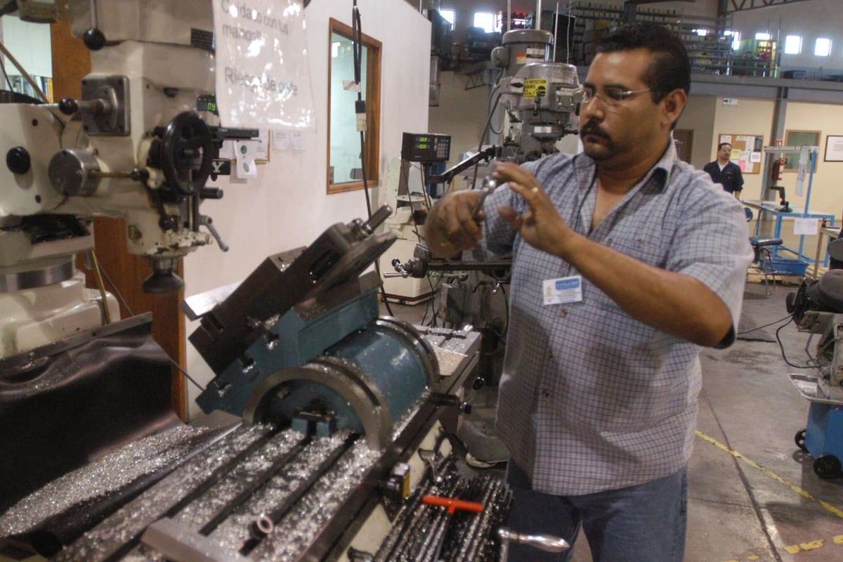 Cinco reformas laborales cambiarán la Ley Federal del Trabajo en 2026: desde la jornada de 40 horas y la desconexión digital hasta el fin de los sueldos ocultos en contratos y nuevos requisitos para agroexportadores