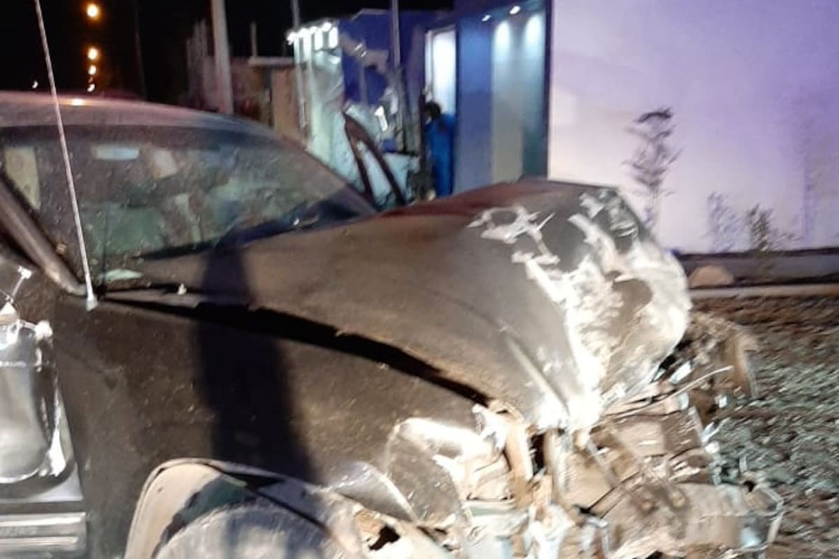 Mujer muere en choque por riña vial, en SLRC