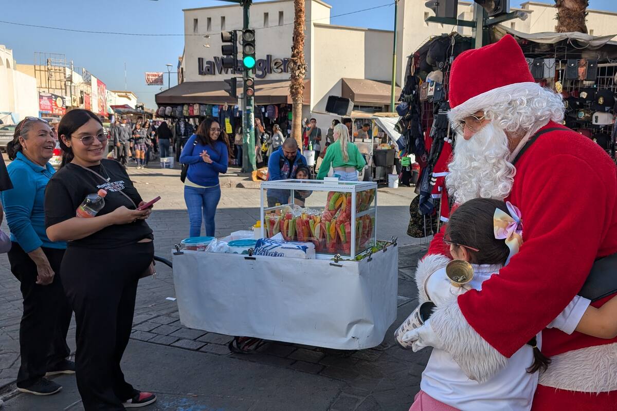 Estudio revela que los mexicanos destinan el 52% de su aguinaldo a compras navideñas