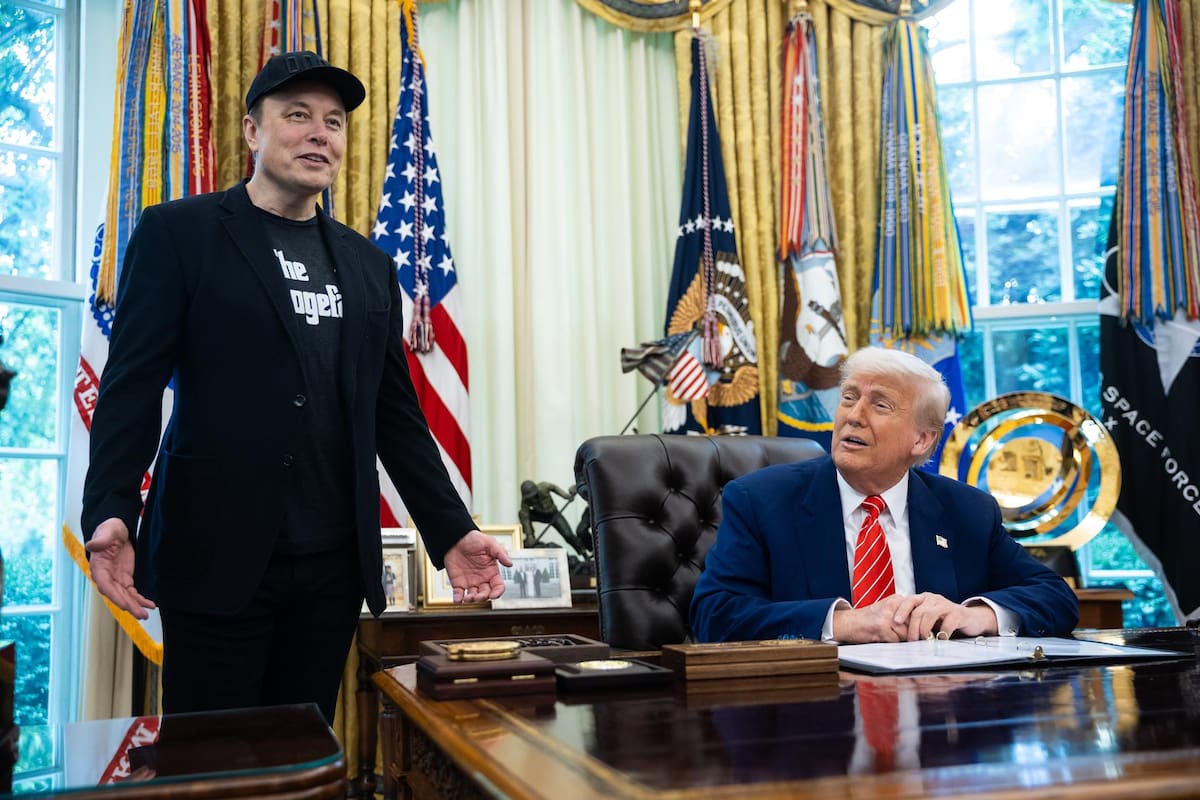 US President Donald Trump and Elon Musk attend a press conference in the Oval Office at the White House in Washington, DC, USA, 30 May 2025. EFE/EPA/FRANCIS CHUNG / POOL