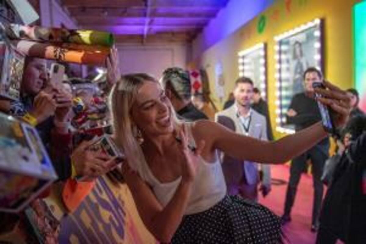 Margot Robbie: "quiero ver más hermandad entre las mujeres en la pantalla"