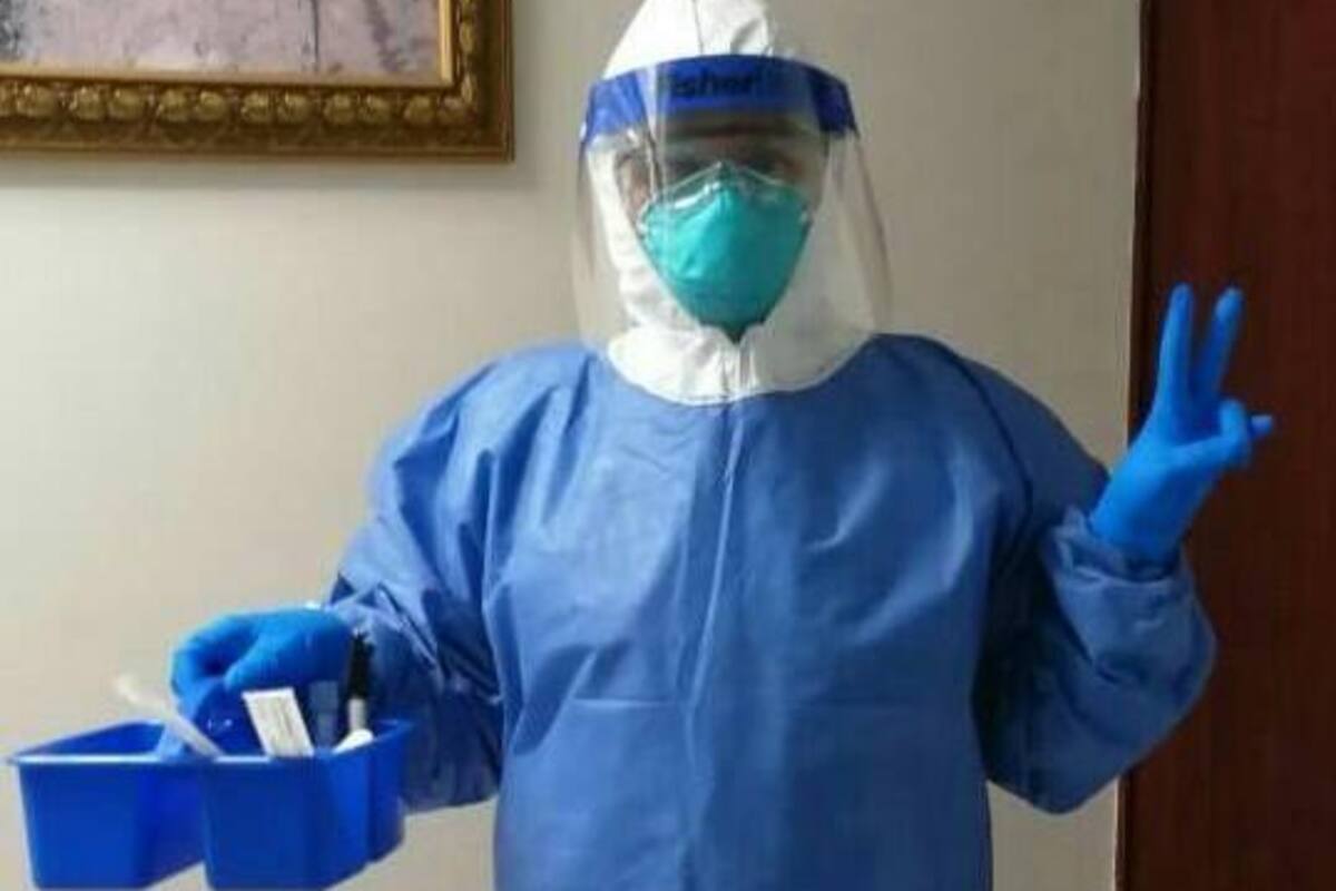 Sin miedo toma muestras a pacientes sospechosos de coronavirus