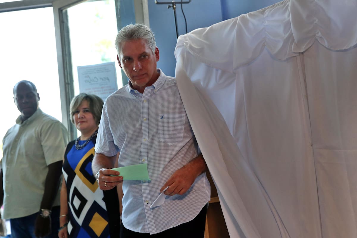 Presidente de Cuba reconoce crisis económica y advierte que no habrá soluciones inmediatas