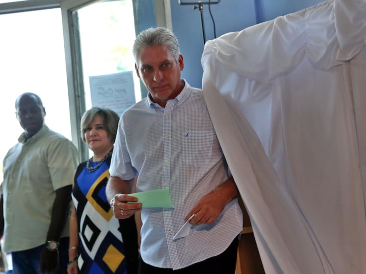 Presidente de Cuba reconoce crisis económica y advierte que no habrá soluciones inmediatas