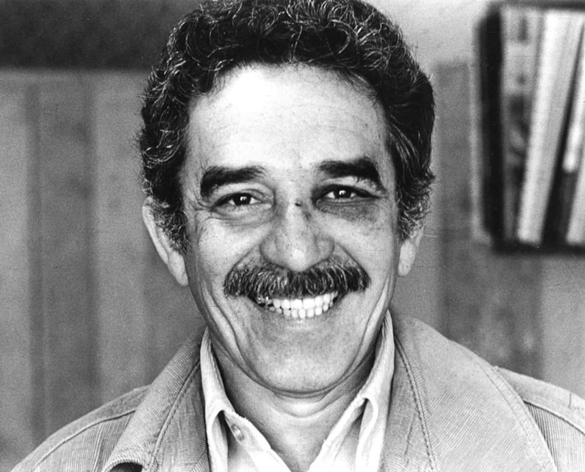 Gabriel García Márquez con un ojo morado, fotografía tomada por el fotoperiodista Rodrigo Moya.