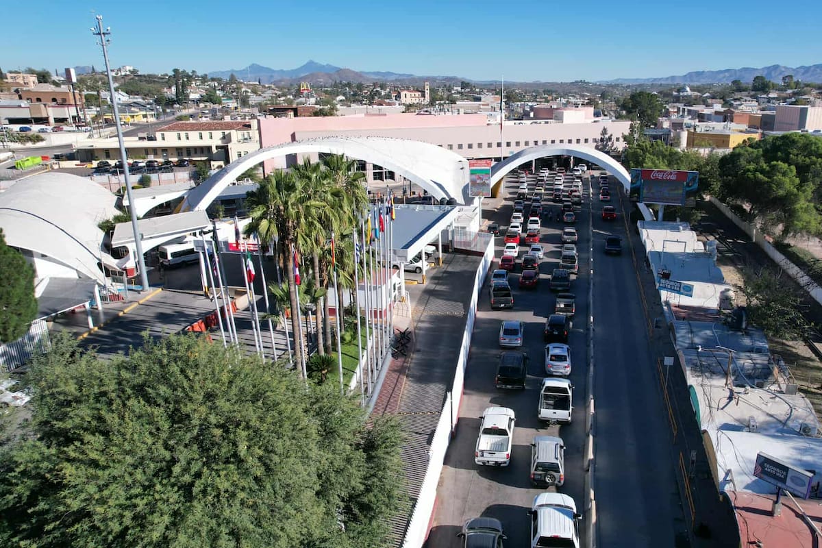 Se esperan largas filas en garitas de Nogales por puente en conmemoración de la Revolución Mexicana
