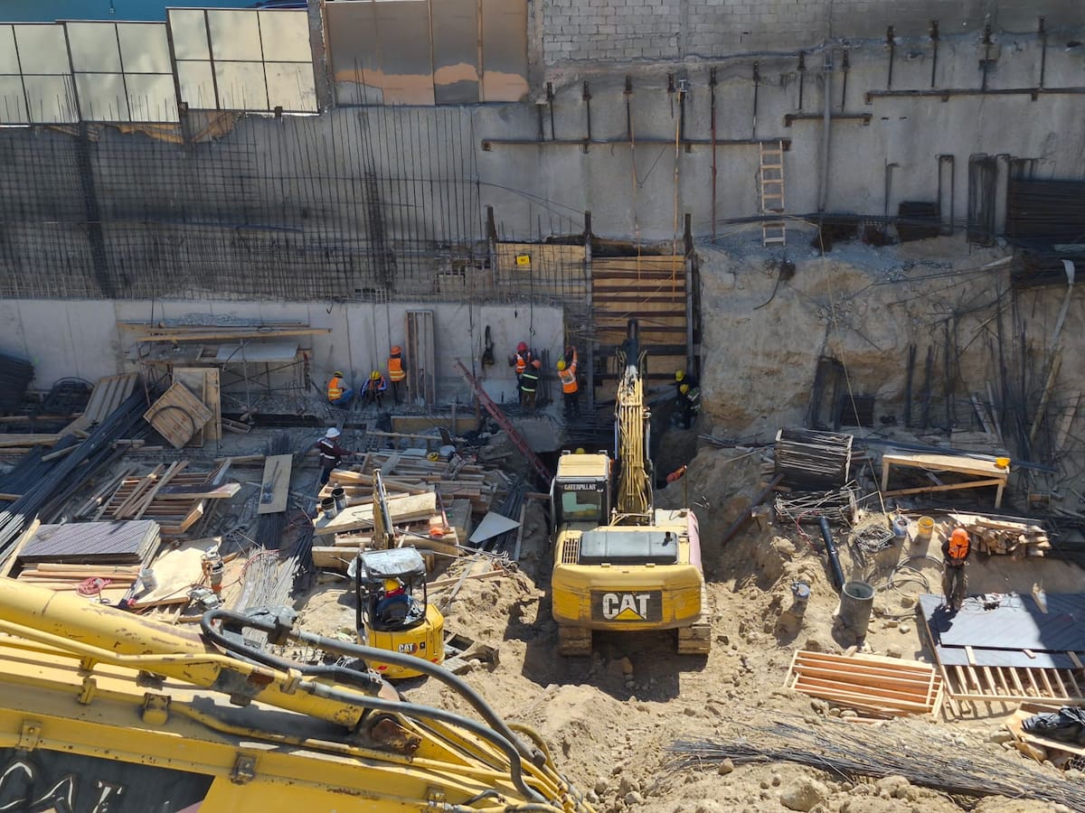 Por tercera ocasión clausuran obra en Cacho Sur; vecinos reportan hundimientos y ruptura de drenaje. Foto: Sergio Ortiz