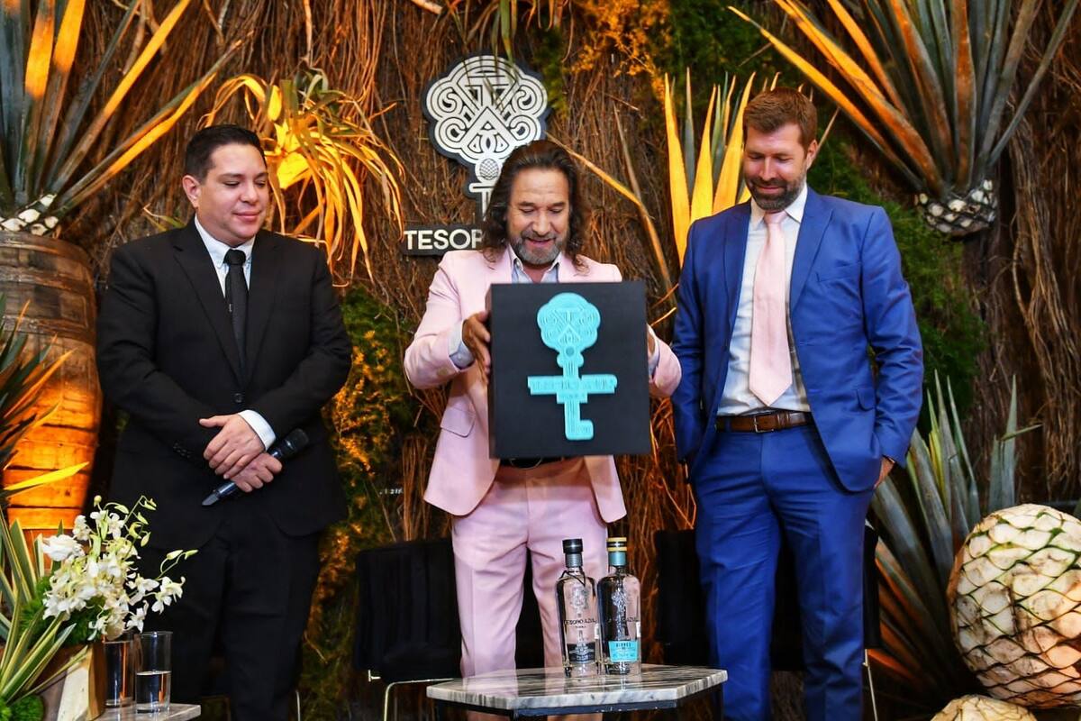 Marco Antonio Solís presenta su tequila