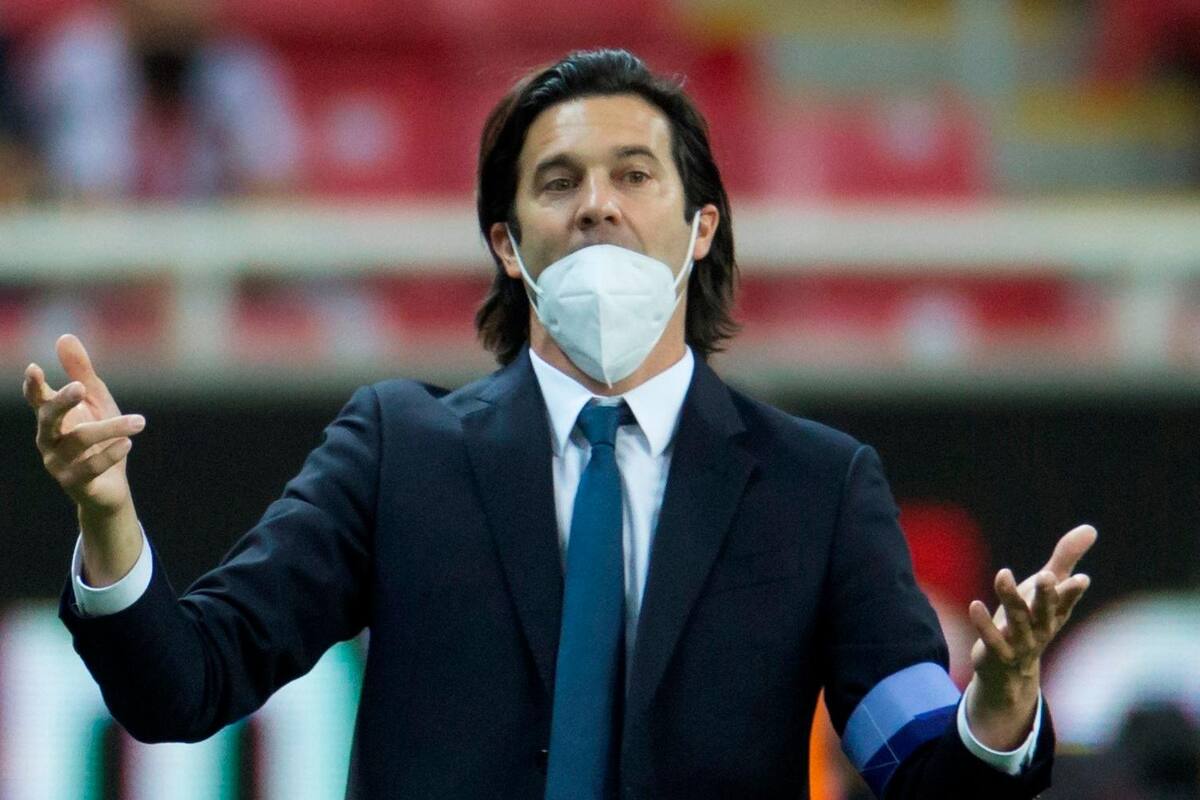 VIDEO: Santiago Solari felicita a los jugadores de Chivas antes de celebrar