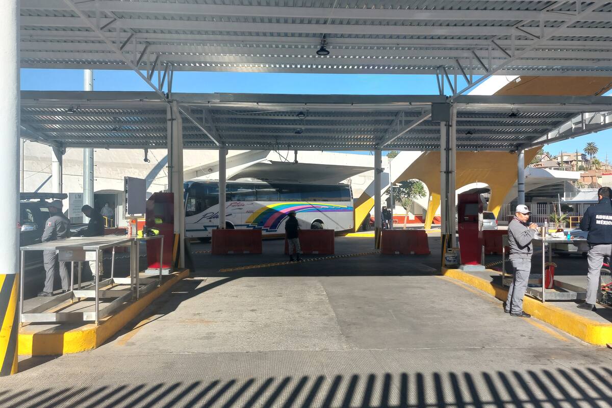 Buscan agilizar los cruces de EU a México por Nogales