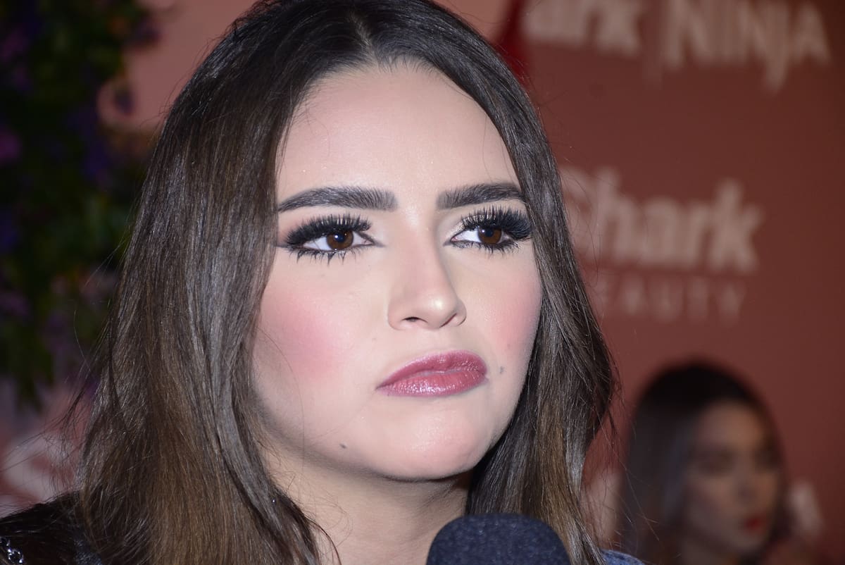 Alexa sufre de un tumor en la lengua debido al uso del cigarro electrónico.