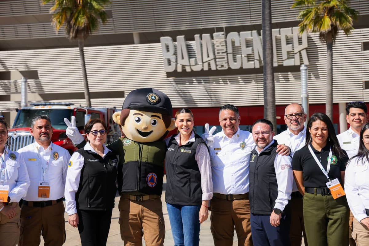En el acto inaugural se reconoció la labor de las y los combatientes forestales, los municipios, DEFENSA, Marina y Guardia Nacional. Foto: Cortesía