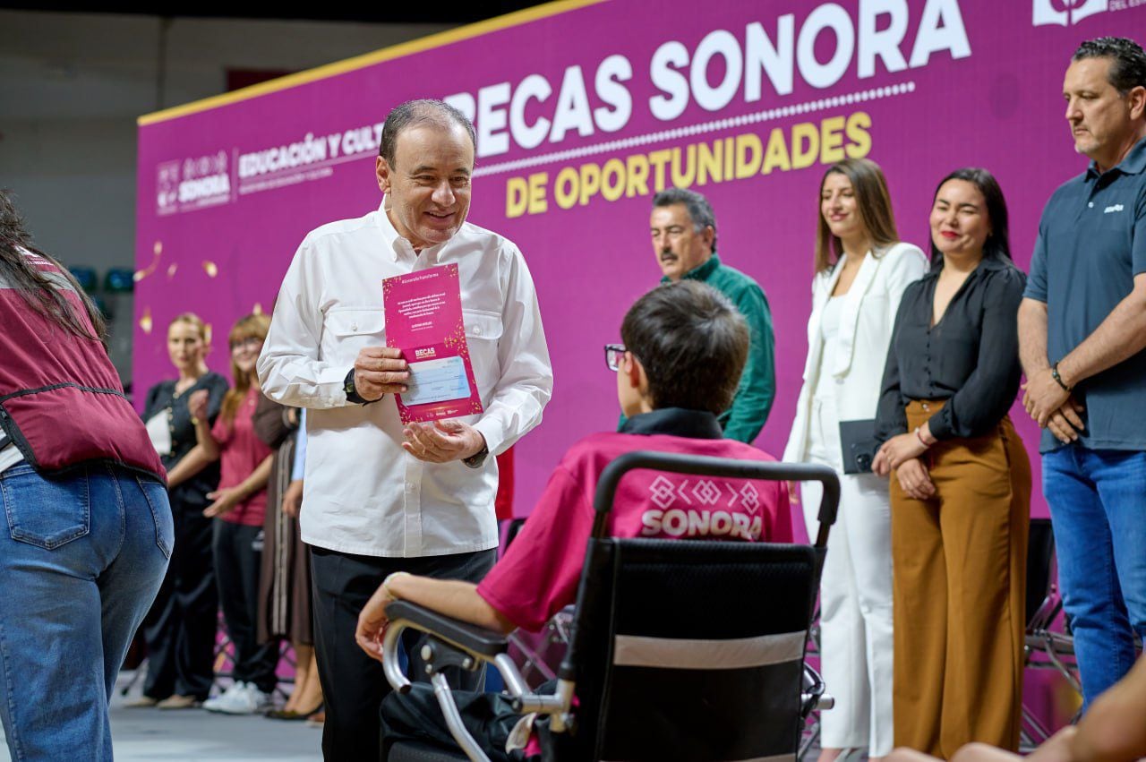 Atletas, entrenadores y talentos juveniles de Sonora recibieron becas del programa Codeson 2025 para fortalecer su preparación deportiva. FOTO: ESPECIAL