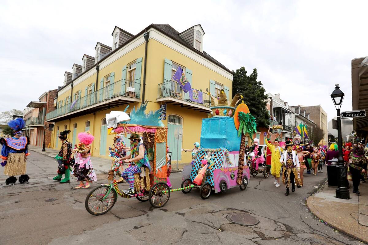 Mardi Gras en tiempos de pandemia: Mucho pastel, poca gente