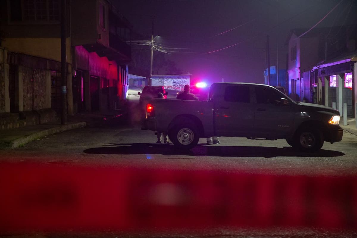 Localizan a hombre maniatado y sin vida en la colonia México