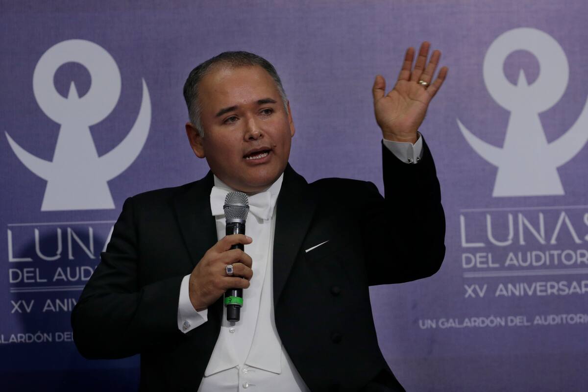 ‘Sepan que los estaremos esperando en los teatros’: Javier Camarena