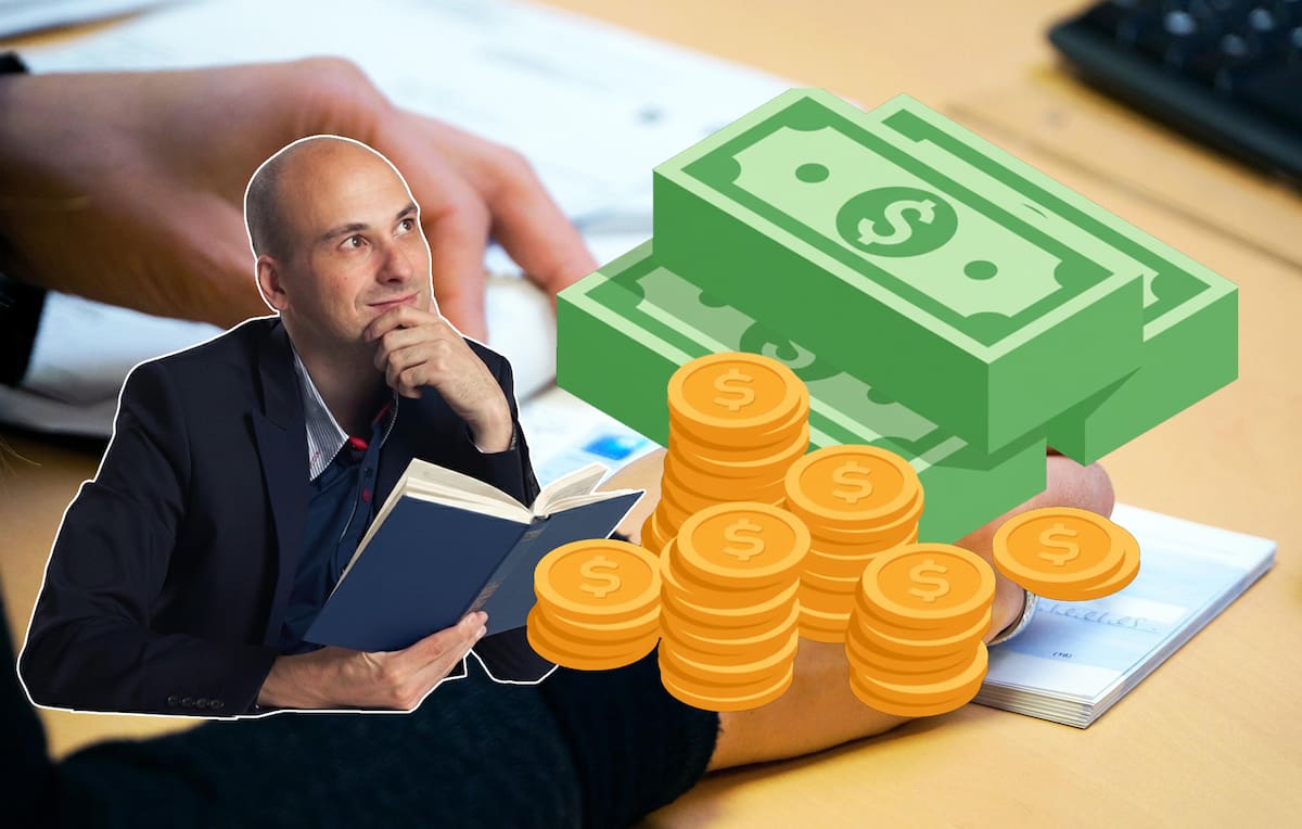 Los trabajadores deben considerar buscar fuentes adicionales de ingreso para lograr mayor estabilidad, refieren. Foto: Composición