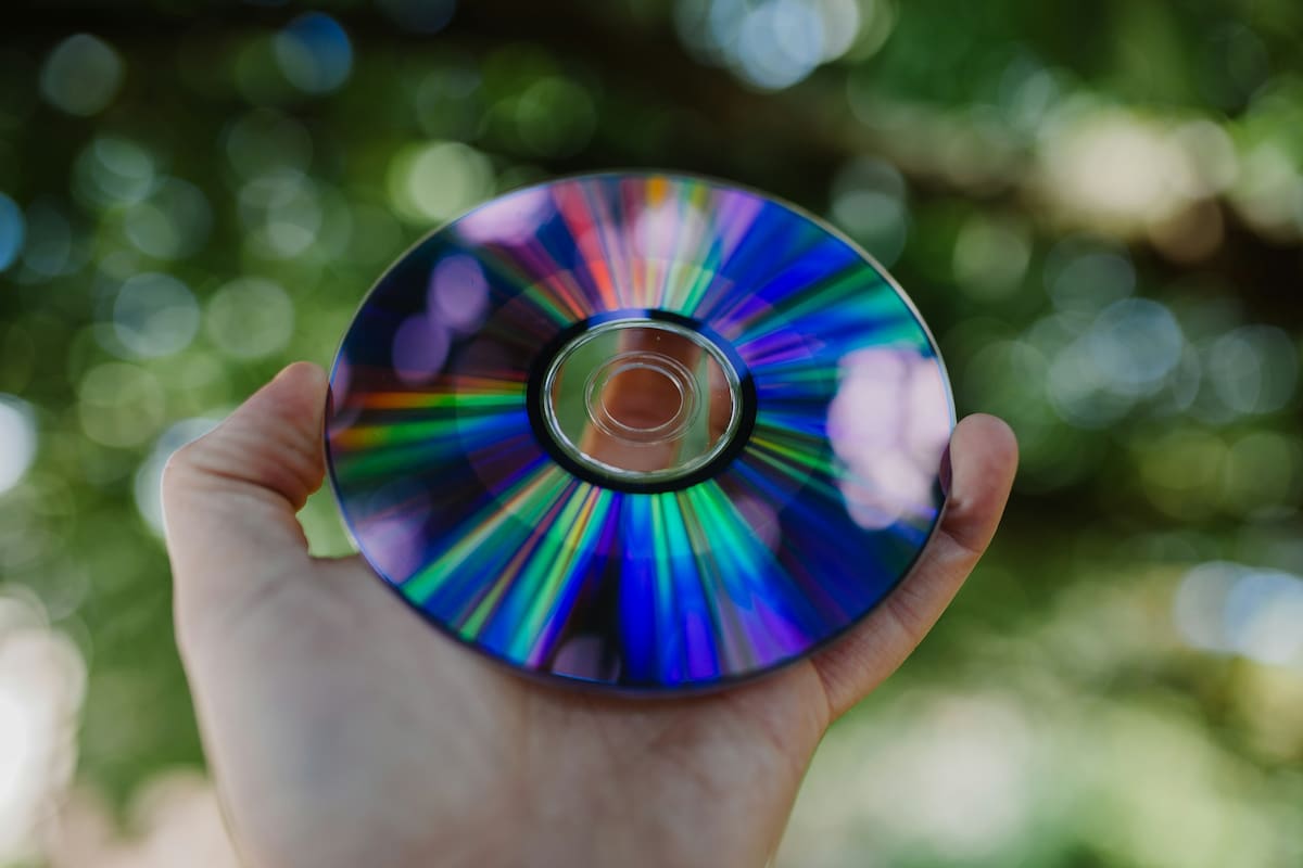 Científicos crean disco con forma de DVD capaz de almacenar hasta 40 mil películas
