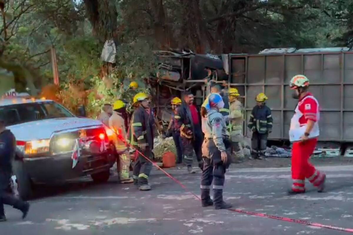 Mueren cuatro músicos oaxaqueños de la Banda Real de Huajuapan tras un accidente carretero en Morelos; hay otros 34 heridos