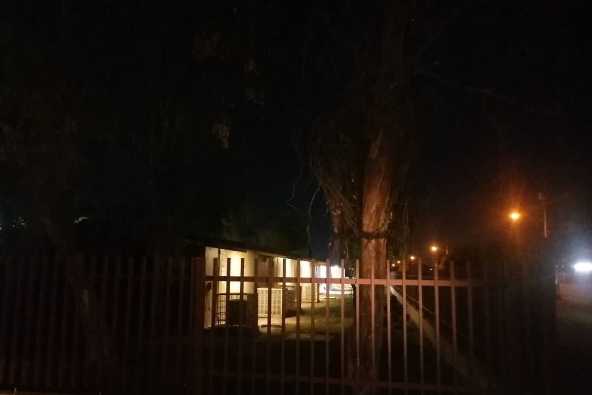 Aprehenden a dos en una escuela