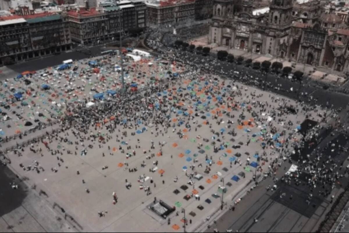 FRENAAA desocupará el Zócalo de CDMX si les “prestan” patio de Palacio Nacional para protesta