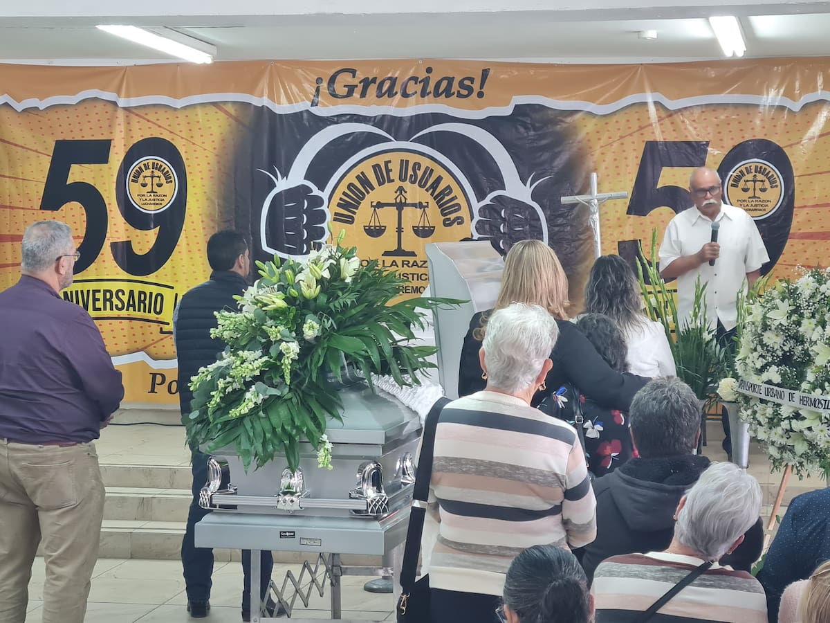 Ernesto Acuña Acuña relató varias anécdotas de las experiencias que vivió al lado de Francisco Navarro. FOTO: GAMALIEL GONZÁLEZ