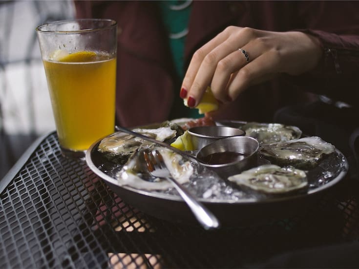 FDA alerta sobre ostras y almejas contaminadas con norovirus en 9 estados dos de ellos frontera con MÉXICO; fueron distribuidos a minoristas y restaurantes