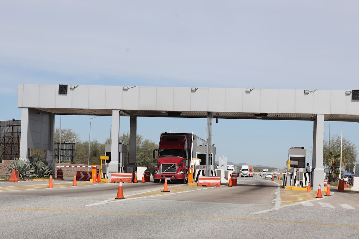 Baja en precio de diésel no alcanza: alza en casetas golpea a transportistas en Sonora