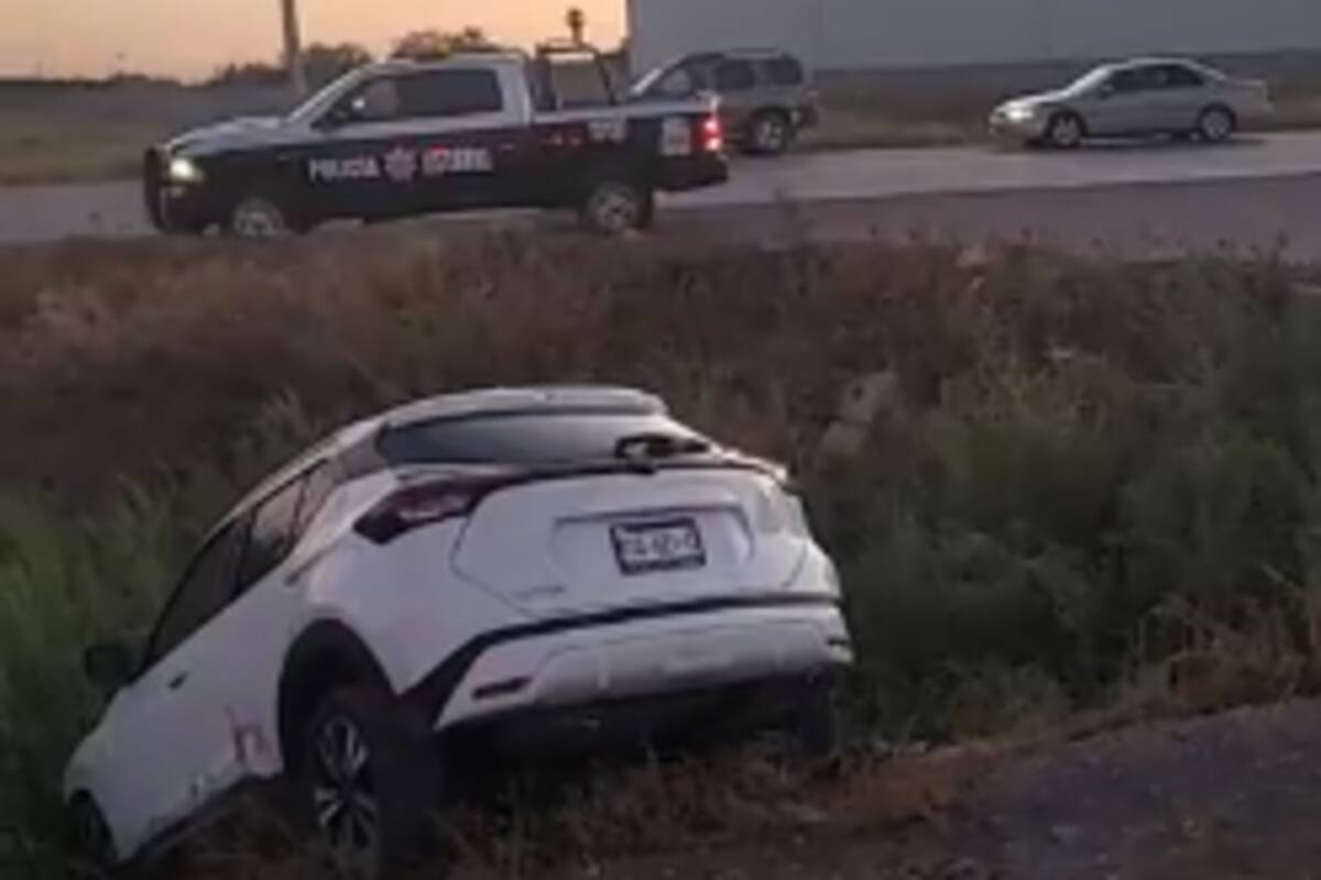 Accidente al sur de Obregón en carretera internacional, un automóvil se sale del camino