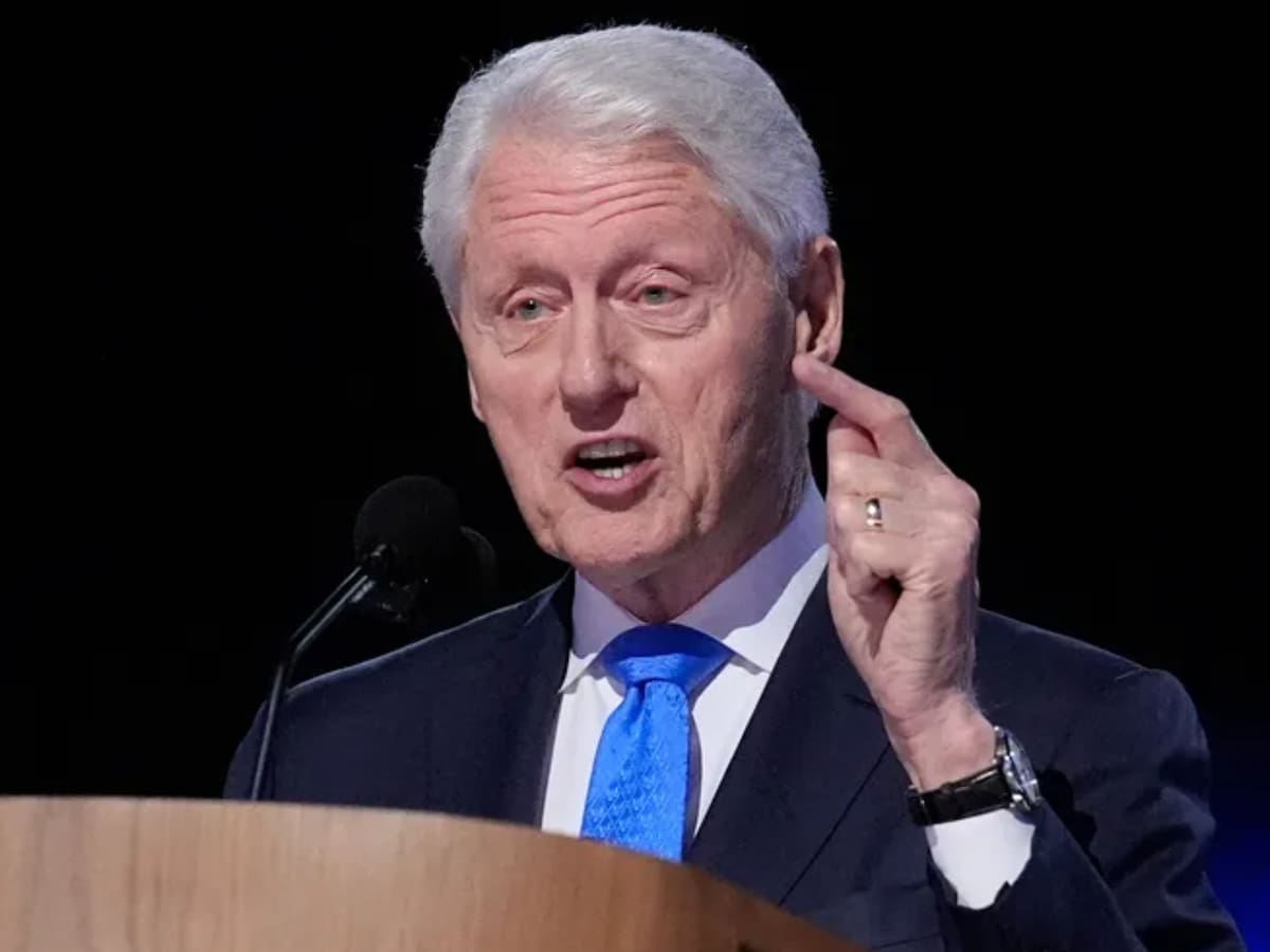 El ex-presidente Clinton hizo acto de presencia en la Convención Nacional Demócrata.