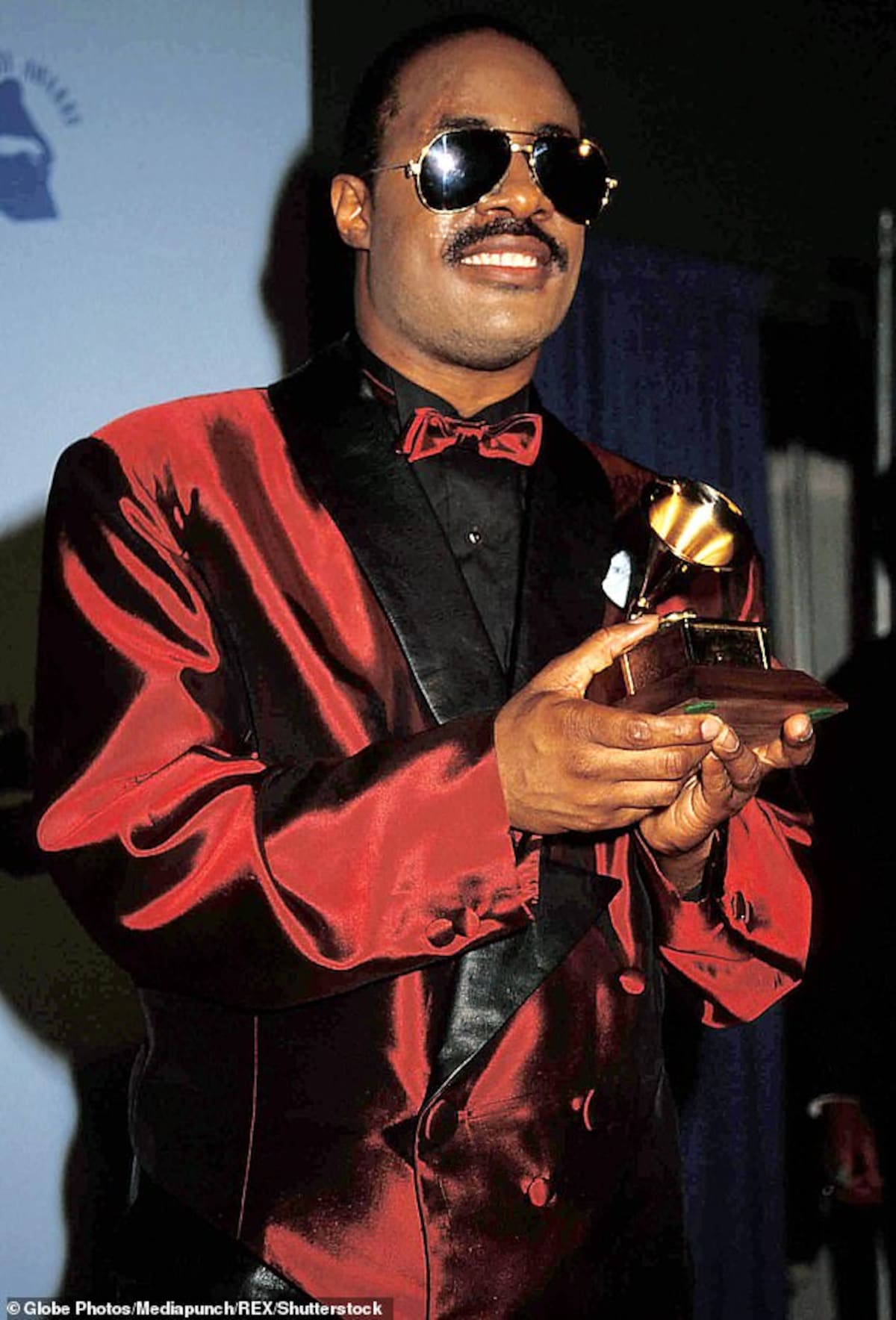 Stevie Wonder. Único artista en ganar Álbum del Año tres veces consecutivas, con 25 Grammys.